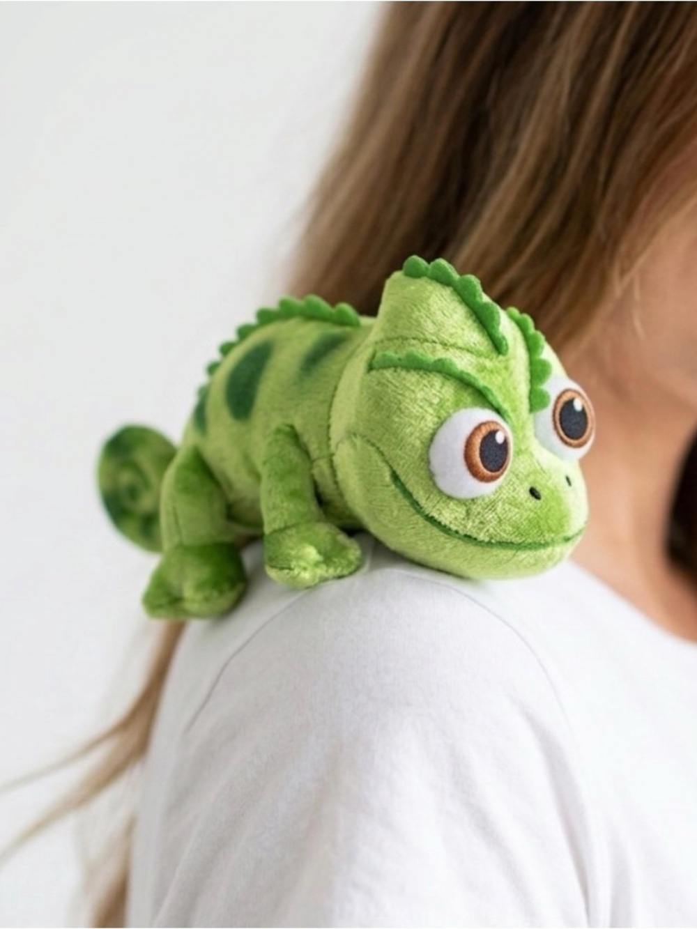 NEW Disney Parks Pascal Shoulder Plush Rapunzel Tangled Magnetic